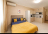 Двуспальная кровать в апартаментах 3 в Loft Studio